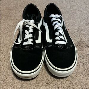 Vans Ward Old Skool Low Top Mens Size 8.5 fits  like women’s size 10.